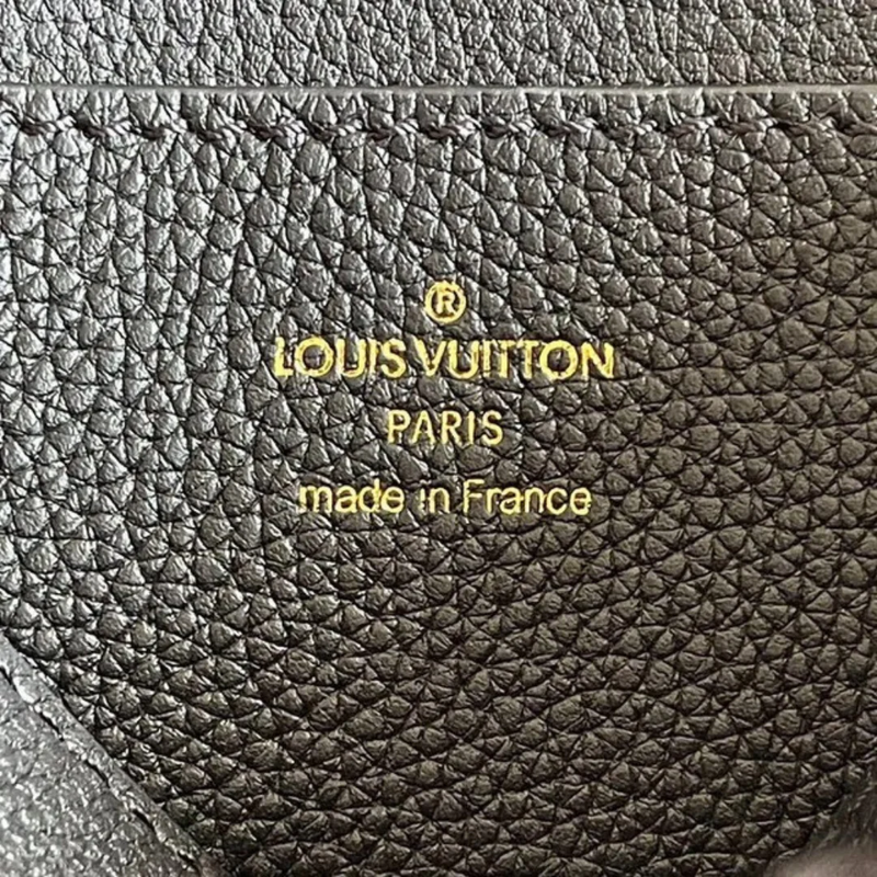 LOUIS VUITTON PONT 9 SOFT MM BAG