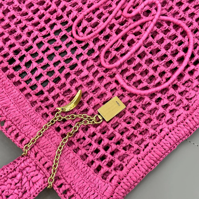 CHLOÉ SUMMER BANANA BAG IN RAFFIA