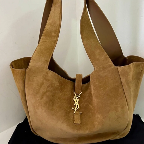 LE 5 À 7 BEA IN SUEDE BY YVES SAINT LAURENT