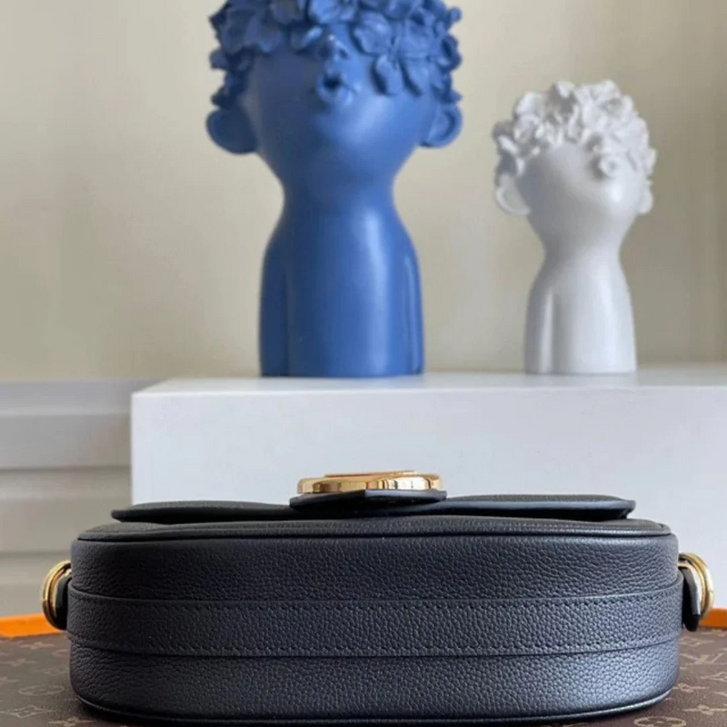 LOUIS VUITTON PONT 9 SOFT MM BAG